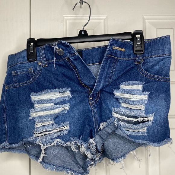 Fashion Nova Short Shorts - Picture 1 of 4